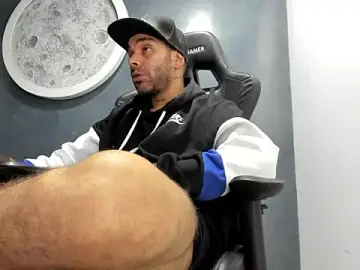 Stripchat Free Porn Cam of kevin_collins76