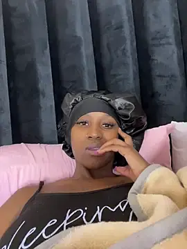 Stripchat Live Sex Cam of Sirah1