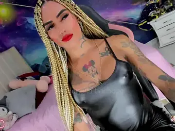 Stripchat Live Sex Cam of Nella_Dolls