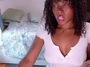 Stripchat Free Porn Cam of SparklingSoleil