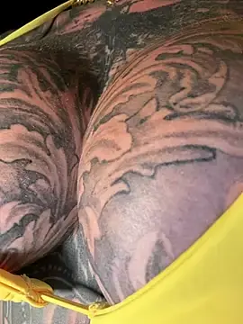 Stripchat Live Sex Cam of Inked_lorena