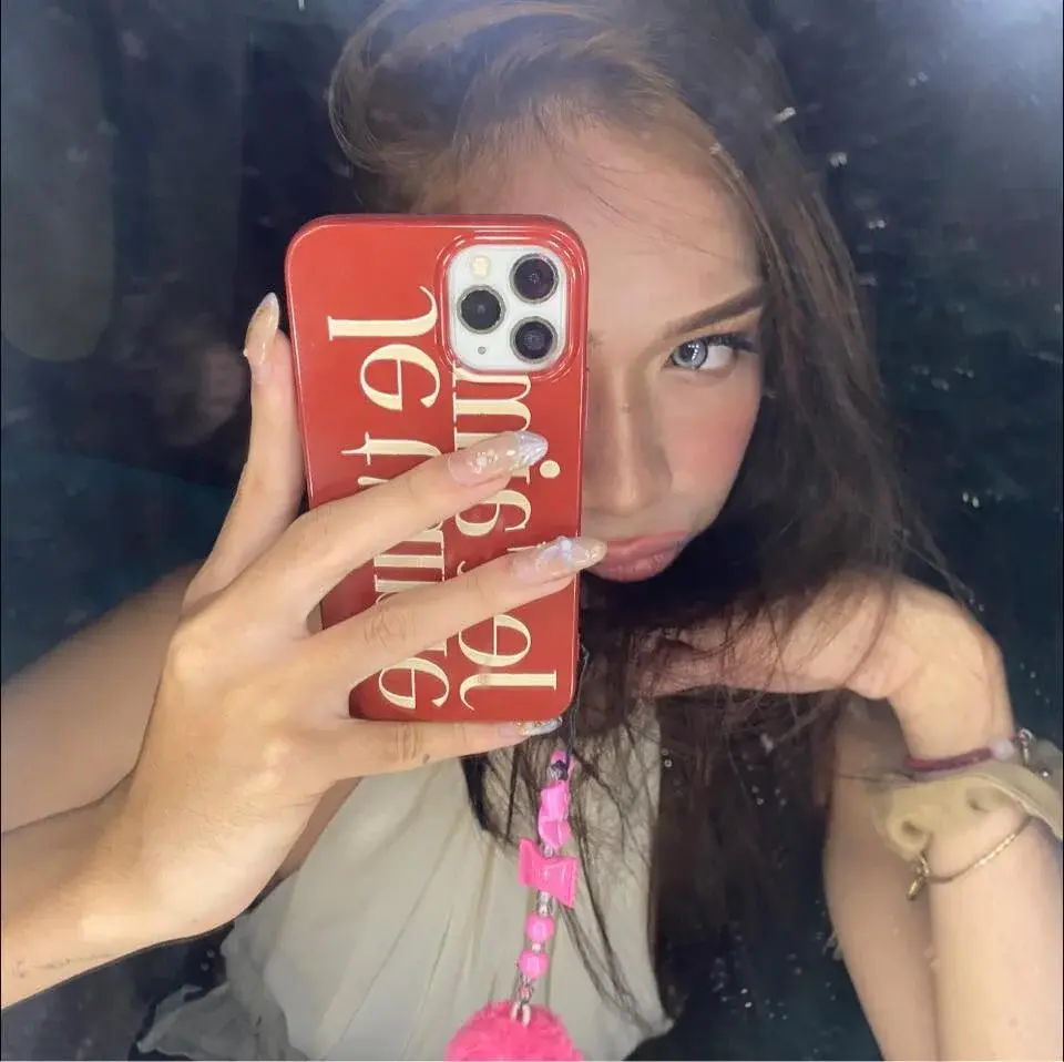 agatha_pleasuree
