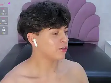 Stripchat Live Porn of alan_twink12