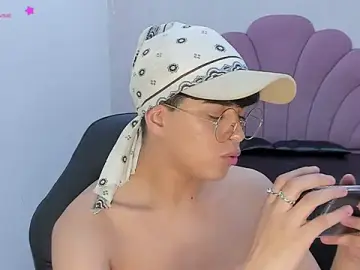Stripchat Best live sex cam show of alan_twink12