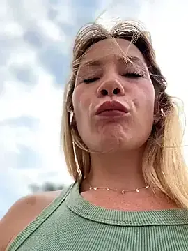 Stripchat Live Sex Cam of LavenderHot