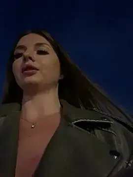 Stripchat Free Porn Cam of KrisMagnoly