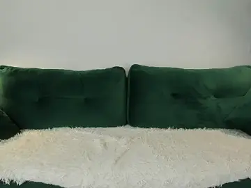 Stripchat Sex Cam of intrigueeme