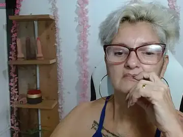 Stripchat Free Live Porn of bety-cum2
