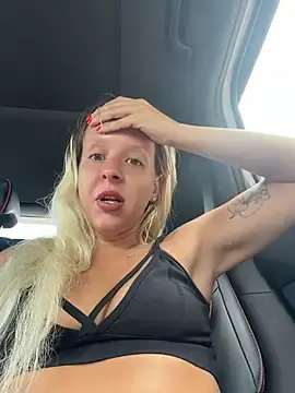 Stripchat Live Sex Cam of LikaCat