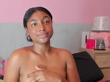 Stripchat Best live sex cam show of Laraebony_