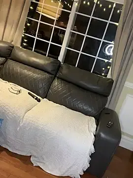 Stripchat Live Porn of LittleMissEeve