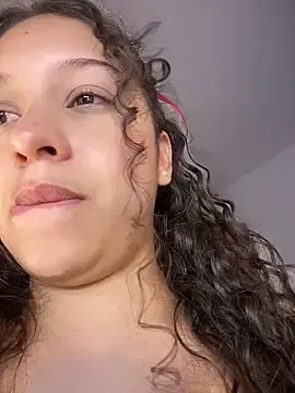 Stripchat Live Sex of Shara_dreams