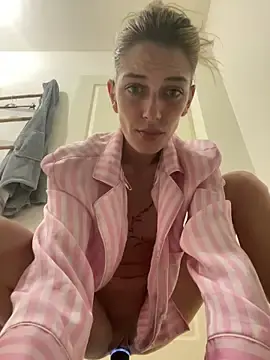Stripchat Free Live Porn of Bellalolahot
