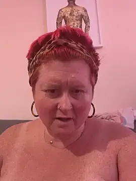 Stripchat Sex Chat of BustyRedxx