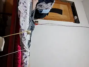 Stripchat Live Sex Cam of Cenno_
