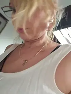 Stripchat Adult Webcam of elacoquette