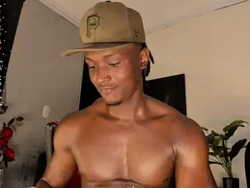 Stripchat Free Porn Cam of DannSmmith
