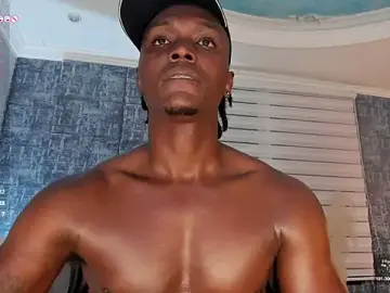 Stripchat Free Porn Cam of DannSmmith