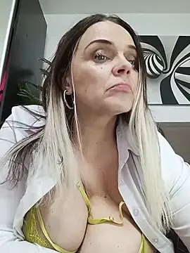 Stripchat Live Sex of hugebobbs
