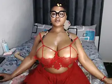 Stripchat Live Sex of BootyliciousbustyX33