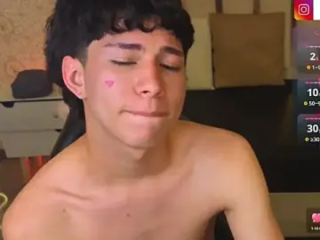 Stripchat Live Sex of kaelwolf_tay
