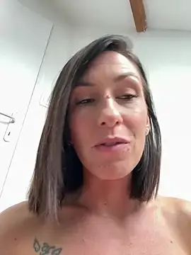 Stripchat Free Live Porn of lola_tentatiion