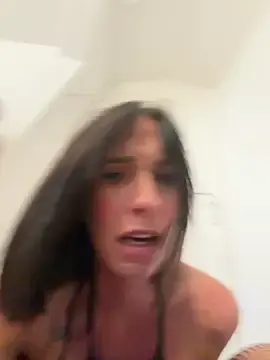 Stripchat Live Sex Cam of lola_tentatiion