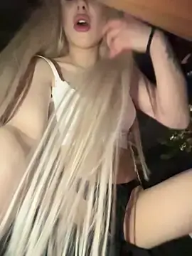 Stripchat Sex Cam of AlyssaFoxx_