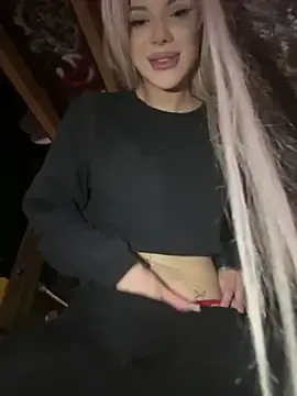 Stripchat Free Porn Cam of AlyssaFoxx_