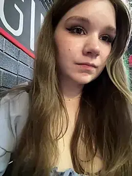Stripchat Live Sex Cam of PumaShyXD