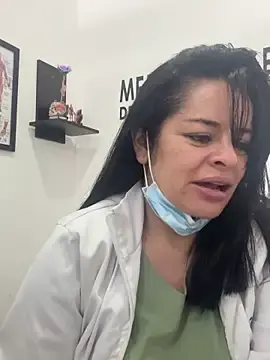 Stripchat Watch Live Sex Cams of Dr_Nathalia_28