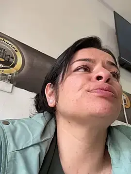 Stripchat Sex Cam of Dr_Nathalia_28