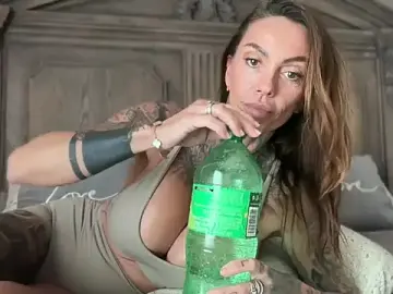 Stripchat Free Porn Cam of KadaLove69
