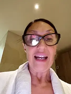 Stripchat Live Sex Cam of JasmineNoir2