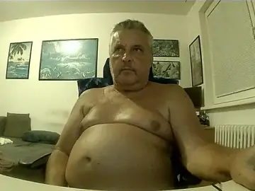 Stripchat Sex Cam of Robert_SK1