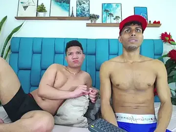 Stripchat Live Sex Cam of Interracial_Snow_Bunny