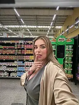 Stripchat Adult Webcam of Alirawrz
