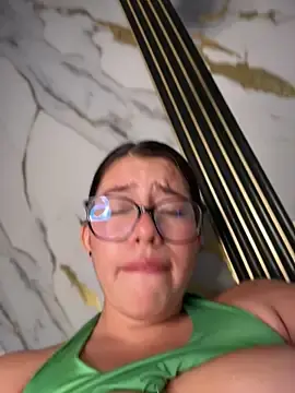 Stripchat Free Live Porn of sara_calderon