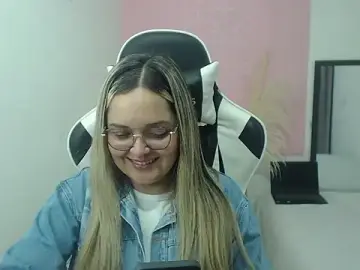 Stripchat Live Sex Cam of samy_vsn