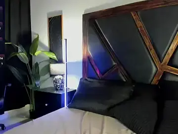 Stripchat Live Sex Cam of EmiliWilliams