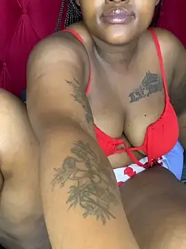 Stripchat Sex Cam of ThickPearlx23