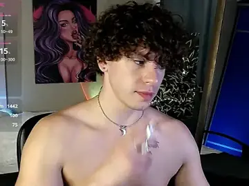Stripchat Sex Cam of TylerGibson