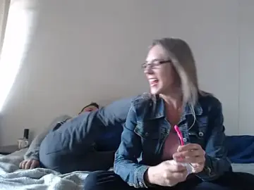 Stripchat Live Sex of blondiesin50