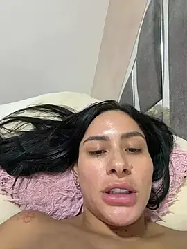 Stripchat Live Sex Cam of MoraFit_