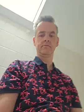Stripchat Live Sex Cam of Hectorthyssen1