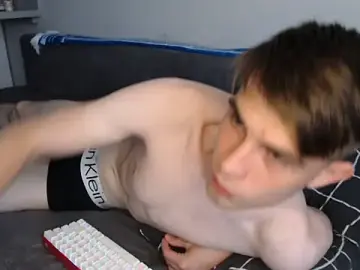 Stripchat Free Porn Cam of Student_Oliver