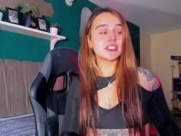 Stripchat Free Live Porn of evy_orange1