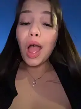 Stripchat Free Porn Cam of Chloe__Moon