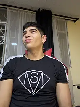 Stripchat Adult Webcams of Johan_fire