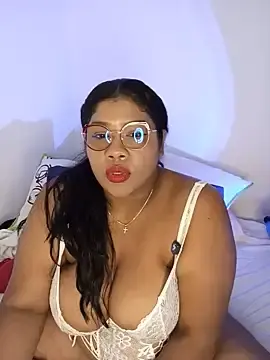 Stripchat Free Live Porn of paola091